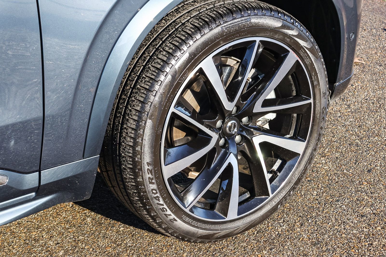 Used 2025 Volvo XC90 B5 Plus w/ Protection Package Premier image 14