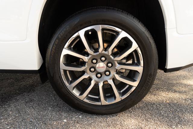 Used 2021 GMC Acadia Denali w/ Denali Technology Package image 47