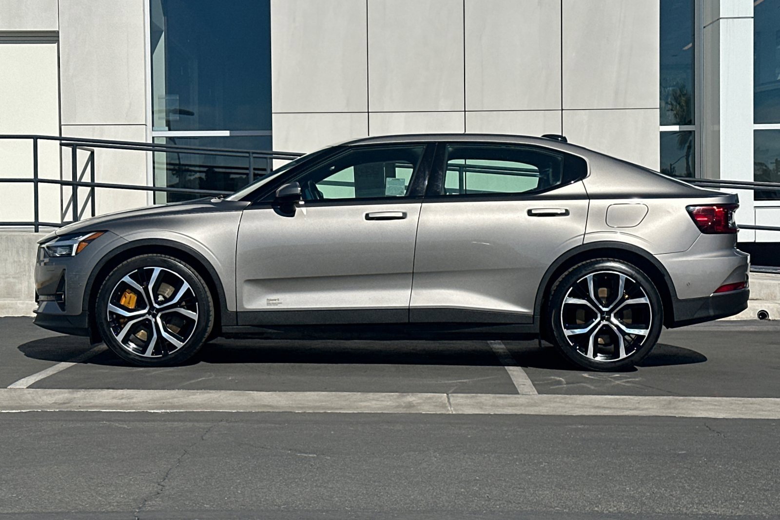 Used 2021 Polestar Polestar 2 w/ Performance Package image 6