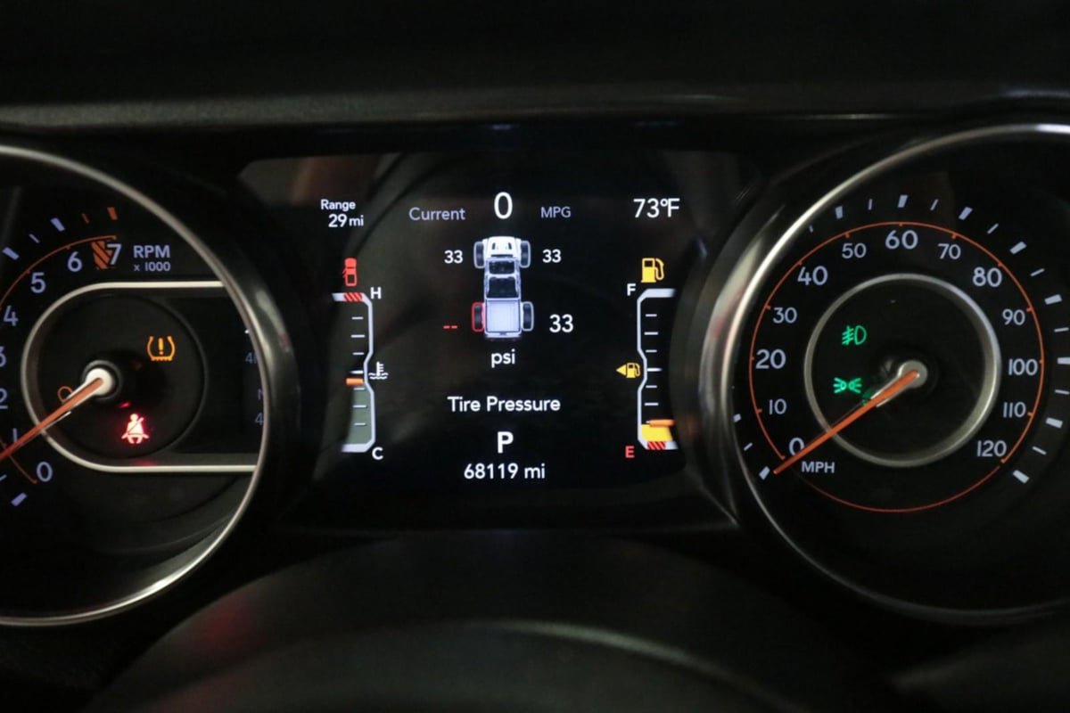Used 2022 Jeep Gladiator Sport image 16