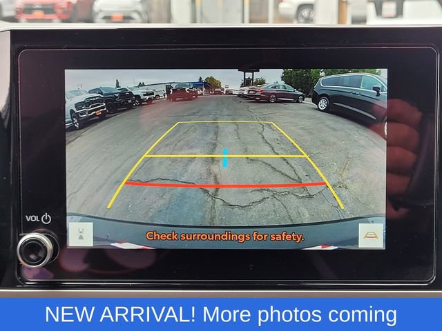 Used 2025 Toyota Camry SE FWD image 11