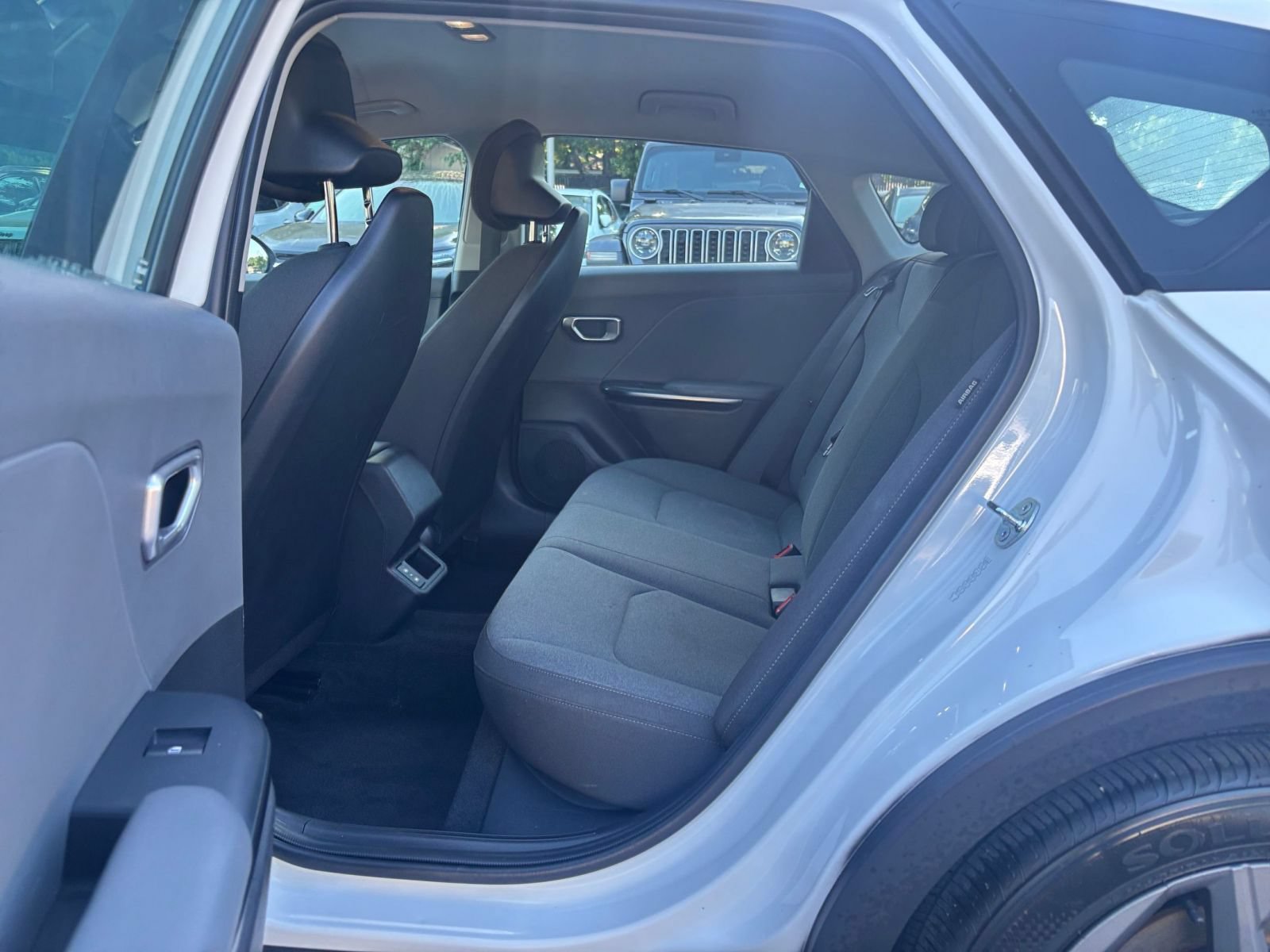 Used 2025 Kia K4 FWD image 25