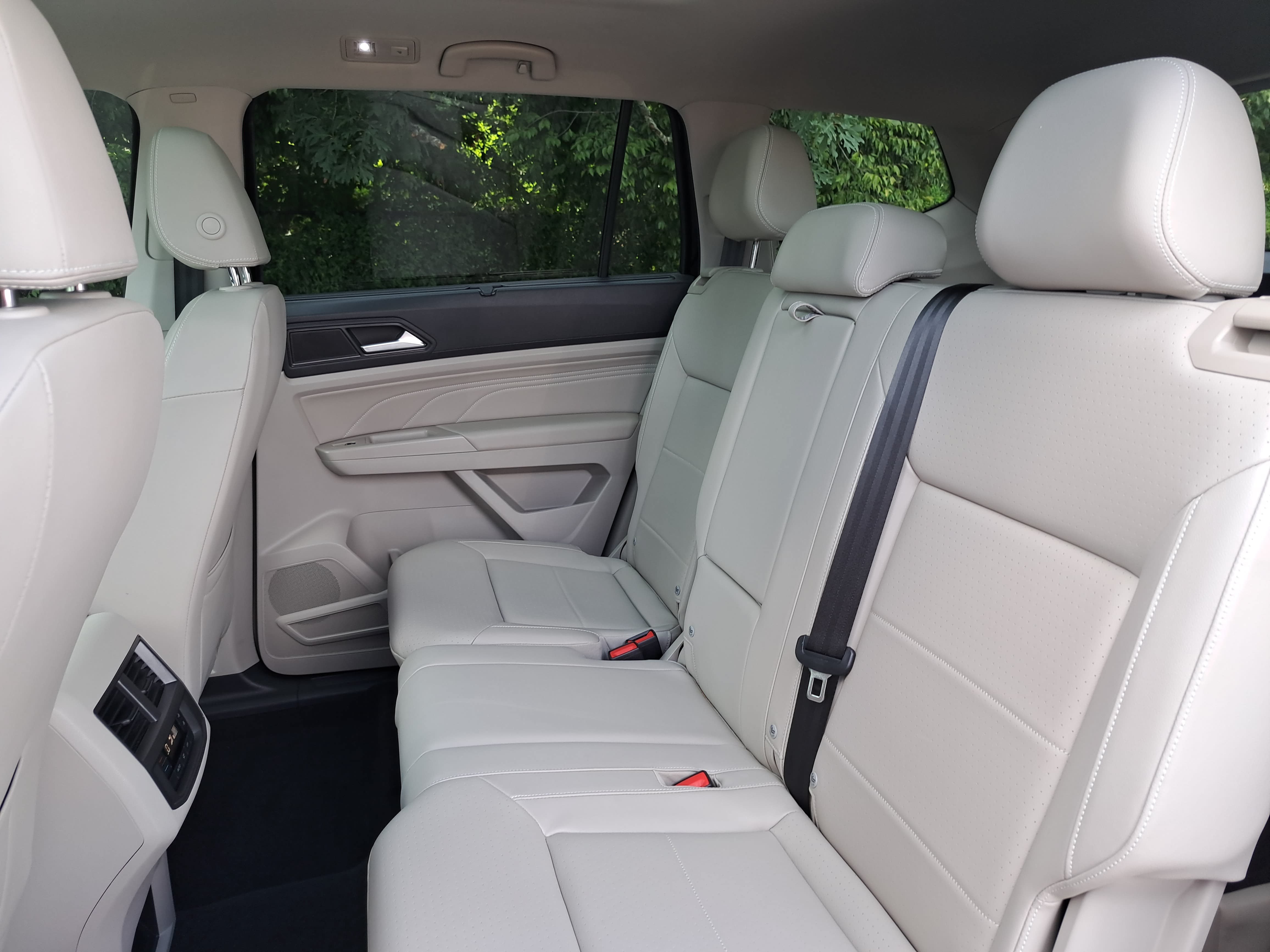 Used 2023 Volkswagen Atlas SE w/ Panoramic Sunroof Package FWD image 15