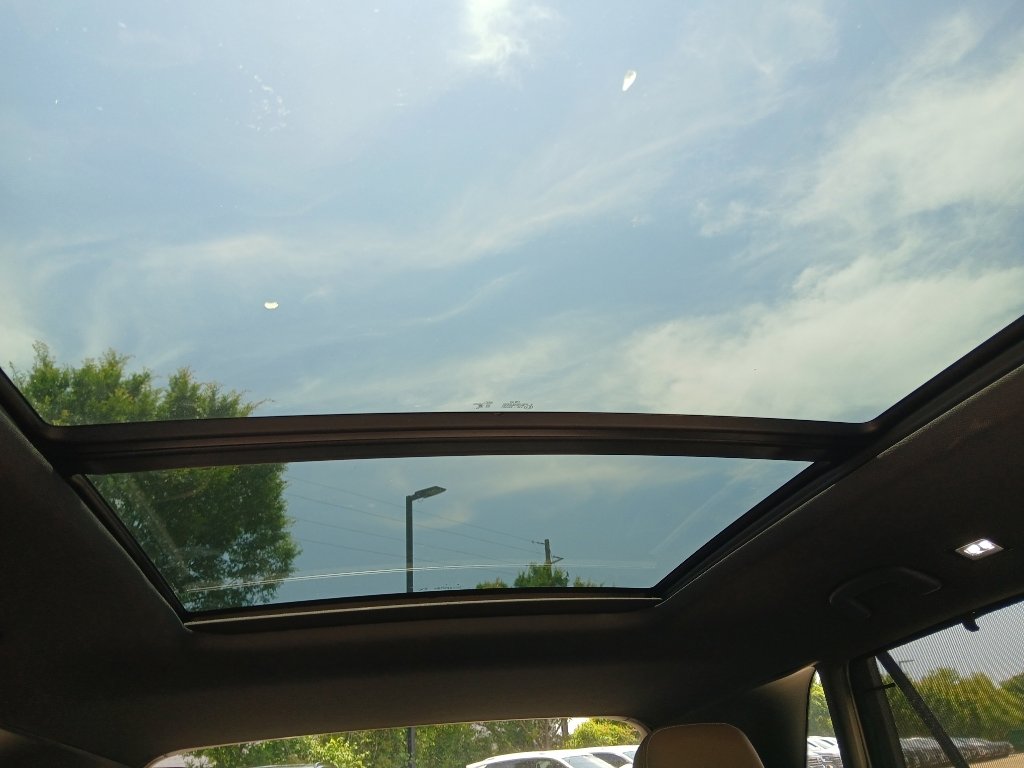 Used 2025 Volkswagen Atlas Cross Sport SE w/ Panoramic Sunroof Package FWD image 44