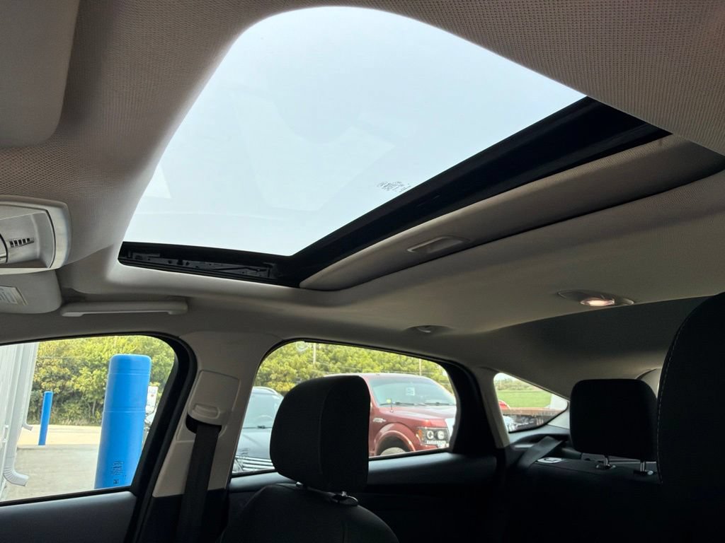 Used 2017 Ford Focus SEL FWD image 15