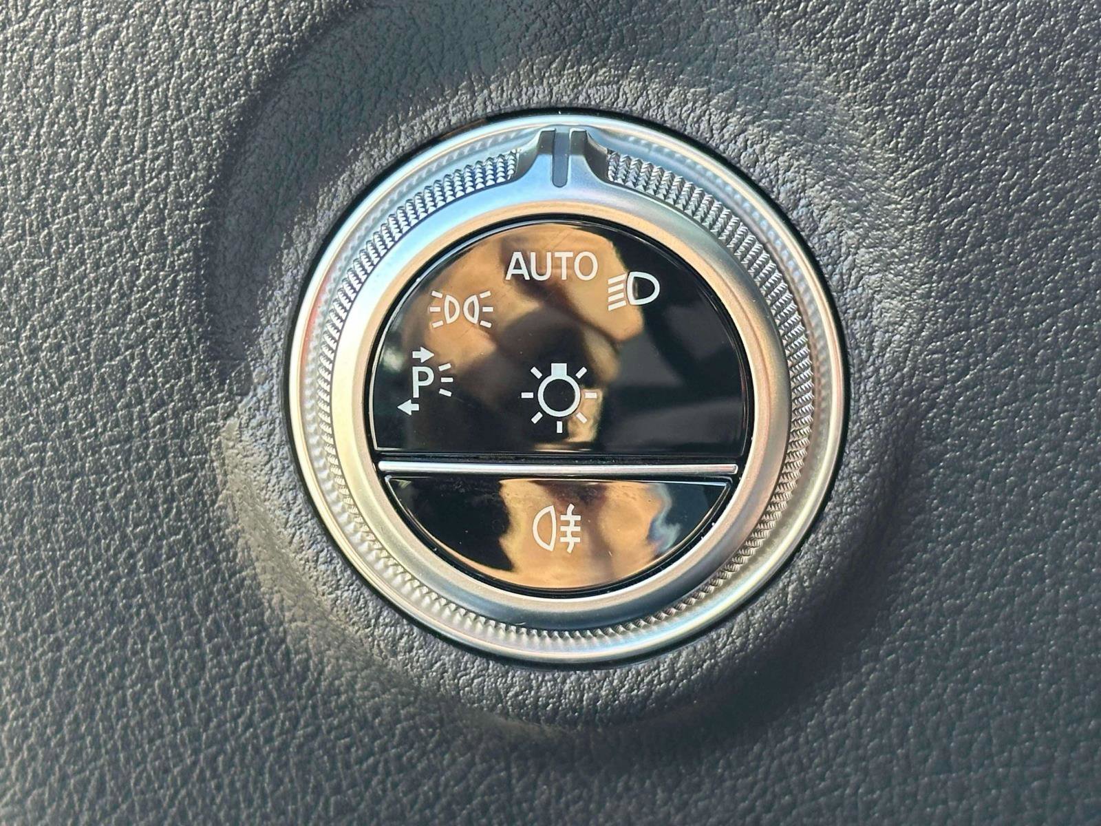 Used 2022 Mercedes-Benz C 300 4MATIC Sedan image 20