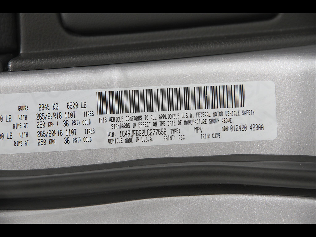 Used 2020 Jeep Grand Cherokee Limited AWD/4WD image 25