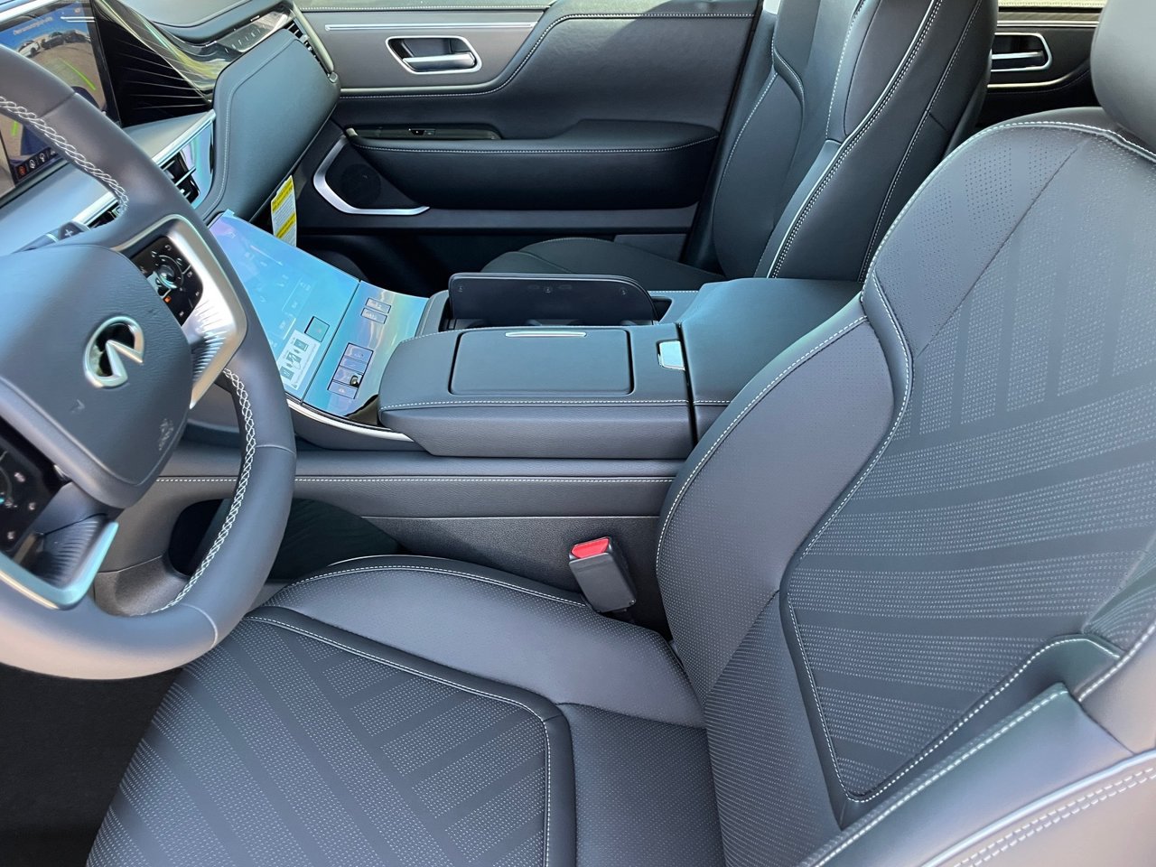 New 2027 INFINITI QX80 Luxe RWD image 17