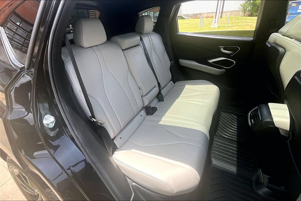 Used 2025 Acura RDX SH-AWD image 37