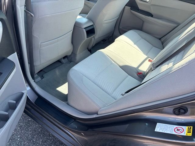 Used 2015 Toyota Camry LE FWD image 8
