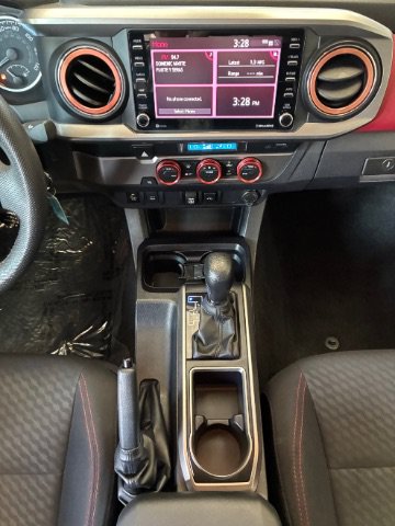 Used 2022 Toyota Tacoma SR5 w/ Technology Package RWD image 26