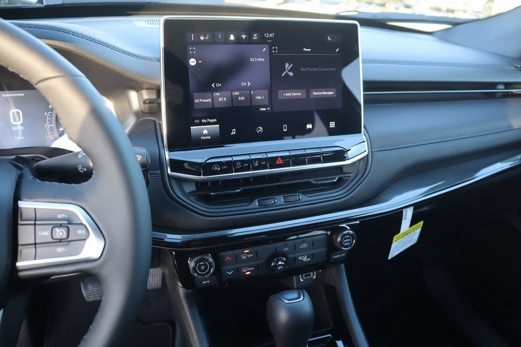 New 2026 Jeep Compass Latitude image 5