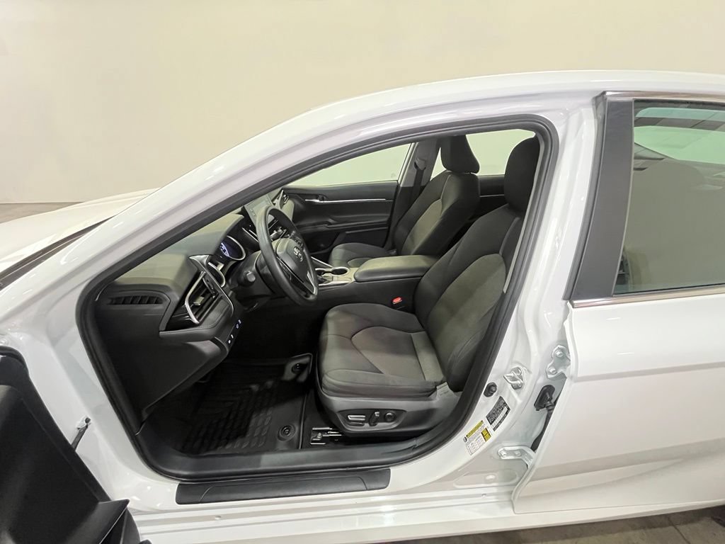 Used 2023 Toyota Camry LE FWD image 17