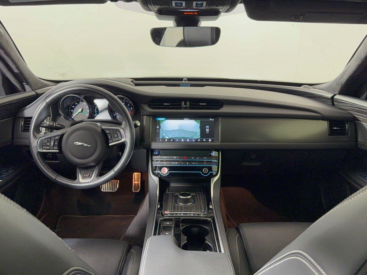 Used 2020 Jaguar XF S AWD/4WD image 17