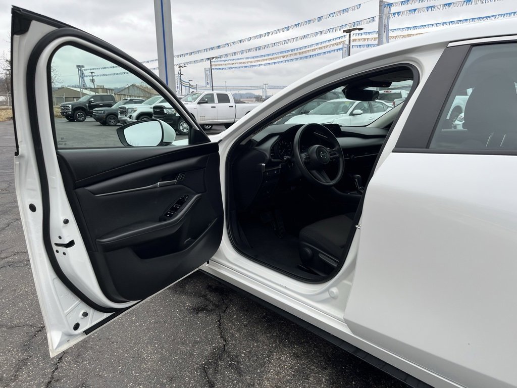 Used 2022 MAZDA MAZDA3 s image 9