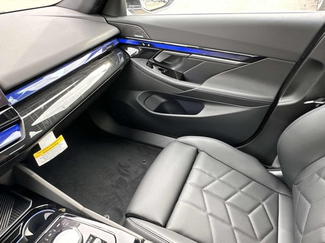 New 2027 BMW 530i xDrive w/ Premium Package AWD/4WD image 18