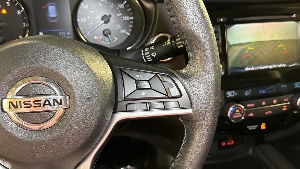 Used 2020 Nissan Rogue SV image 29