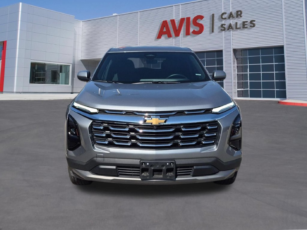 Used 2026 Chevrolet Equinox LT FWD image 2