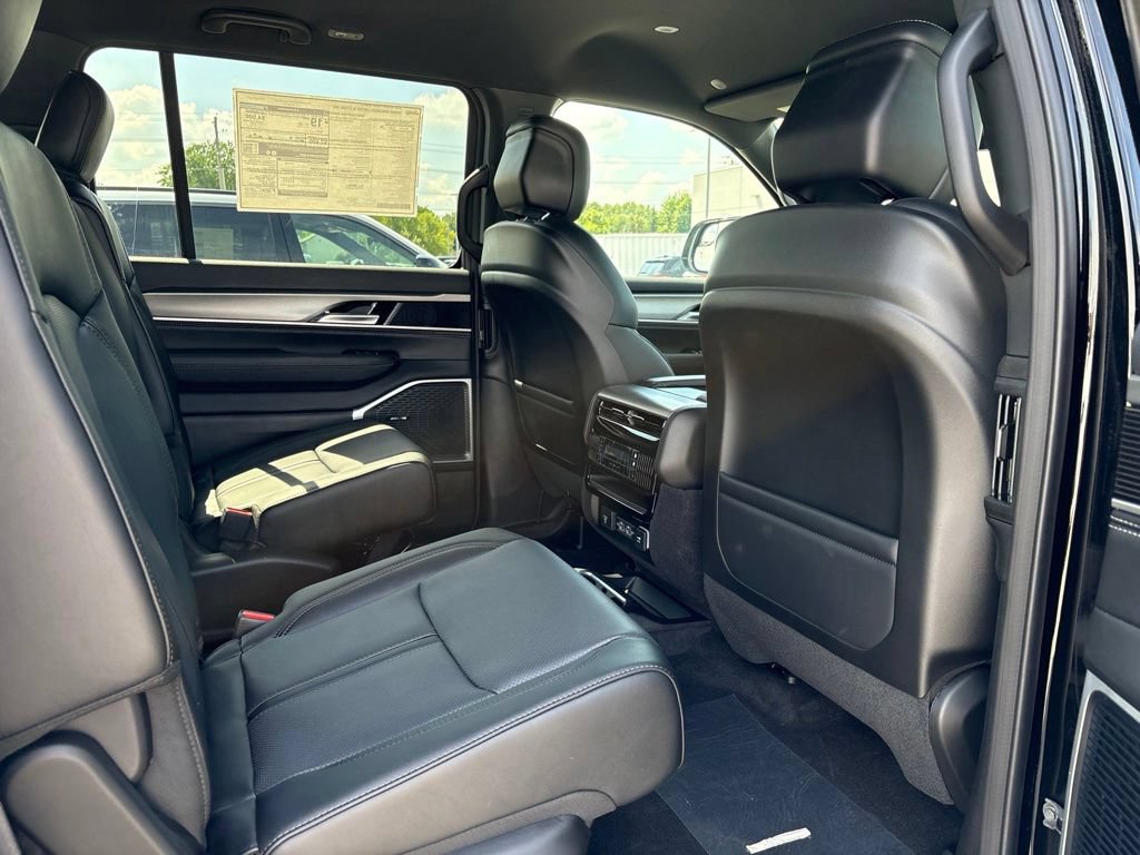 New 2026 Jeep Grand Wagoneer Limited AWD/4WD image 12