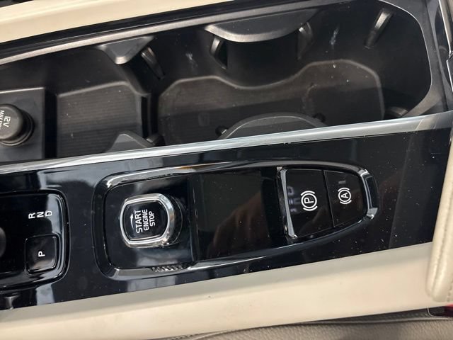 Used 2023 Volvo XC60 B5 Plus w/ Protection Package Premier FWD image 46