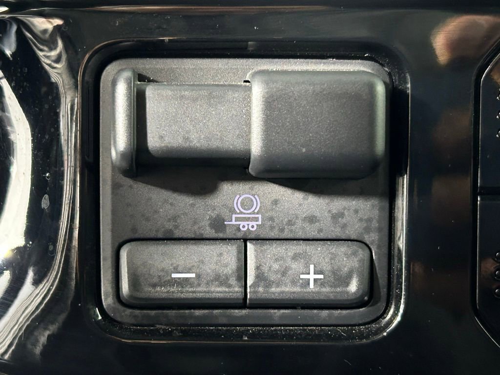 Used 2024 Chevrolet Silverado 1500 LT w/ Leather Package image 21
