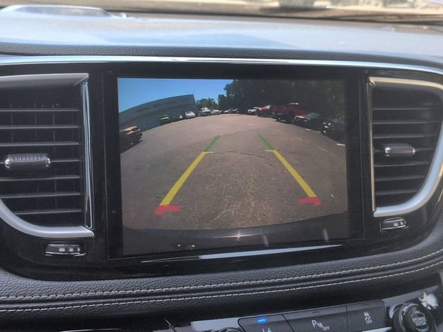 Used 2023 Chrysler Pacifica Limited FWD image 22