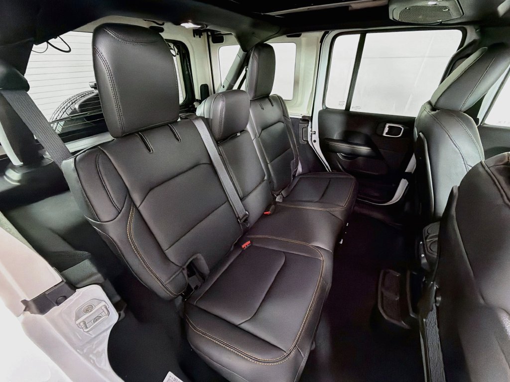 New 2027 Jeep Wrangler Unlimited Sahara AWD/4WD image 27