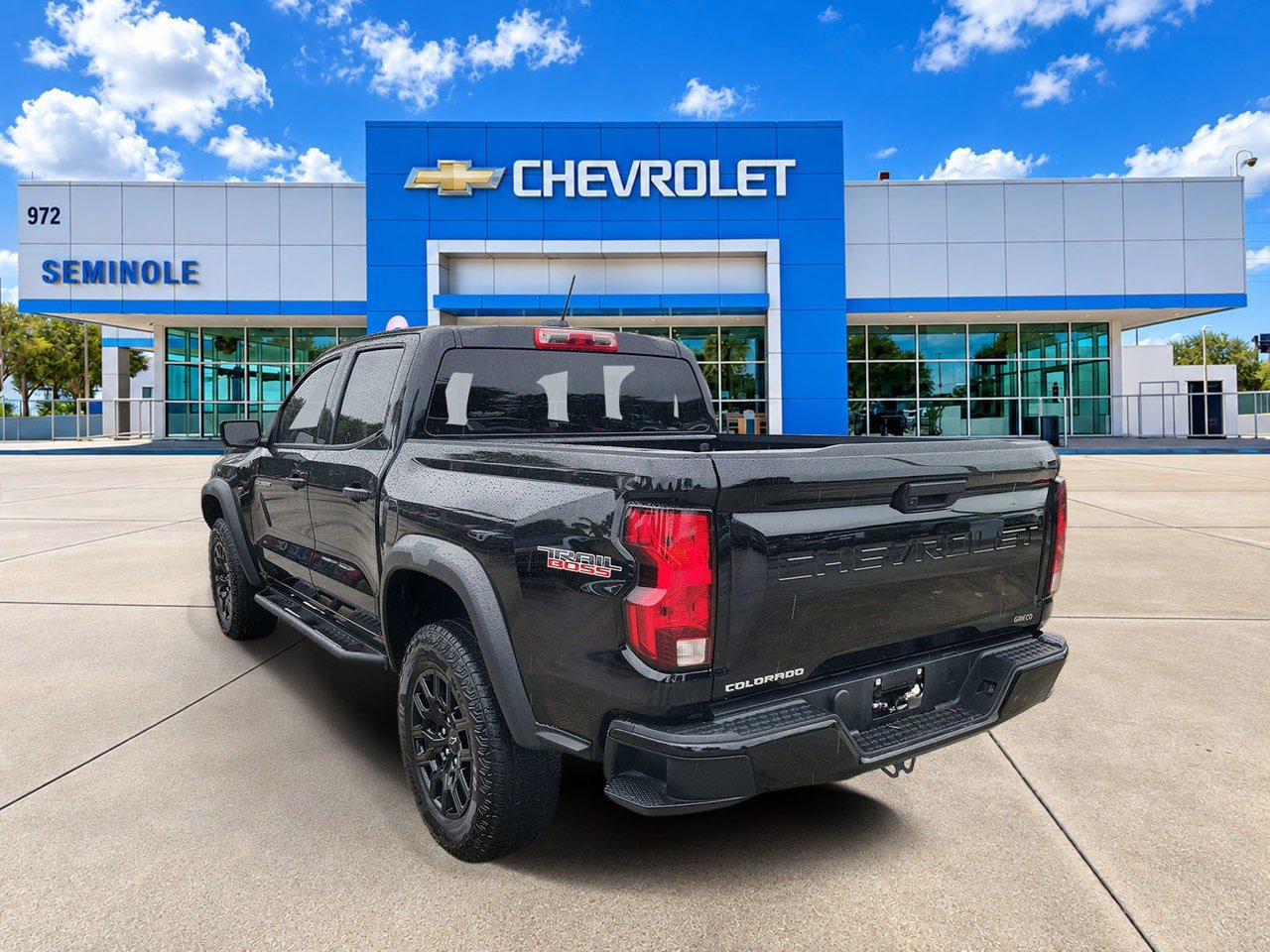 Used 2024 Chevrolet Colorado Trail Boss AWD/4WD image 4