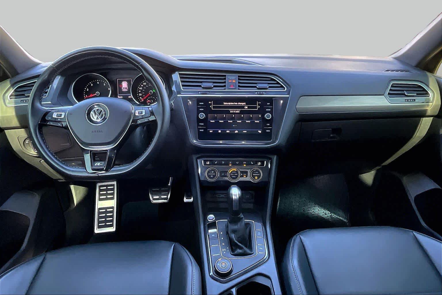 Used 2020 Volkswagen Tiguan SE R-Line AWD/4WD image 16