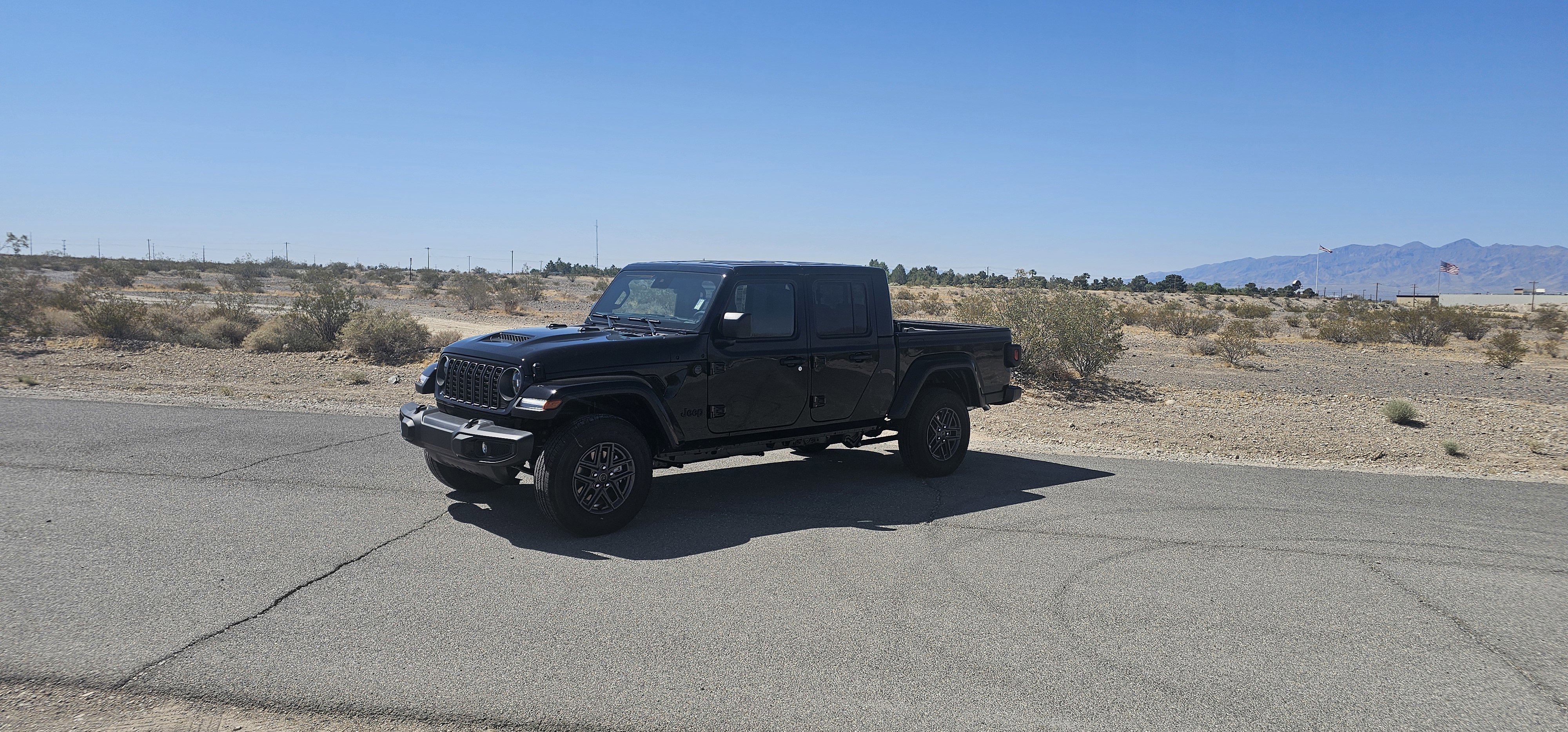 New 2025 Jeep Gladiator Sport image 1