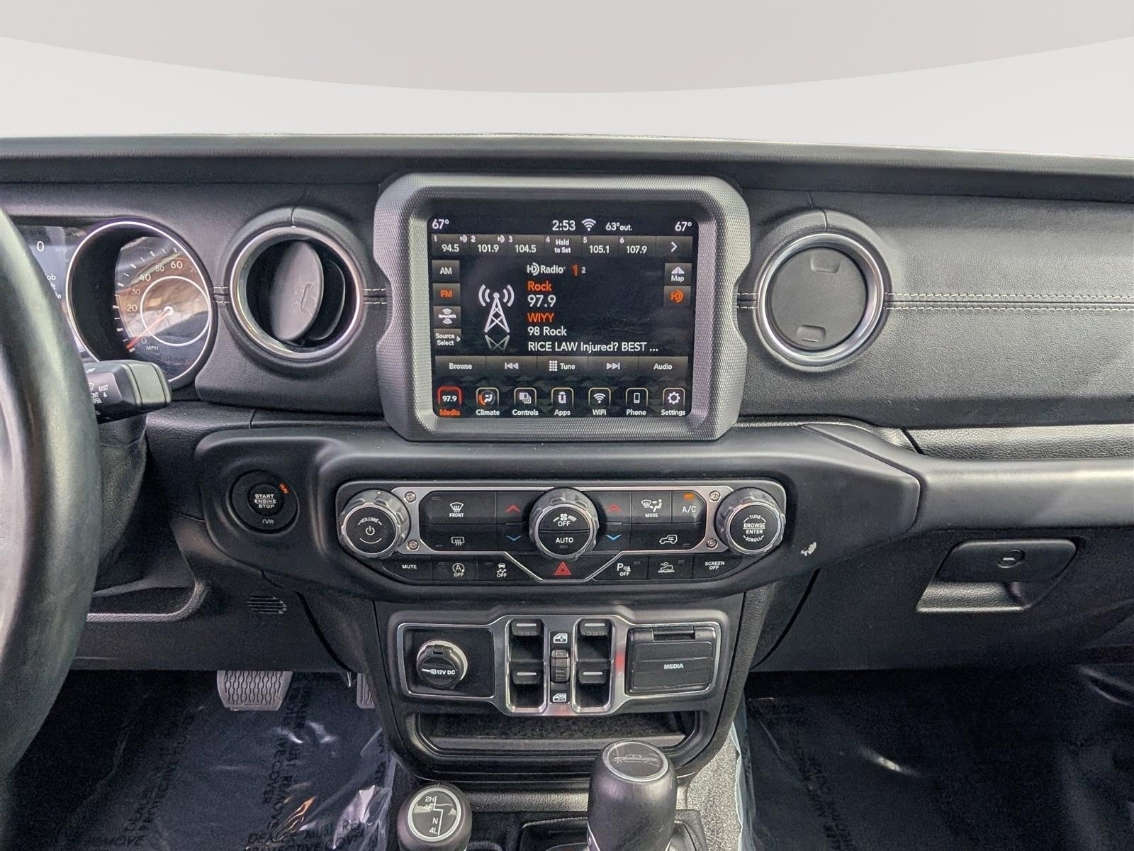 Used 2020 Jeep Gladiator Overland AWD/4WD image 17