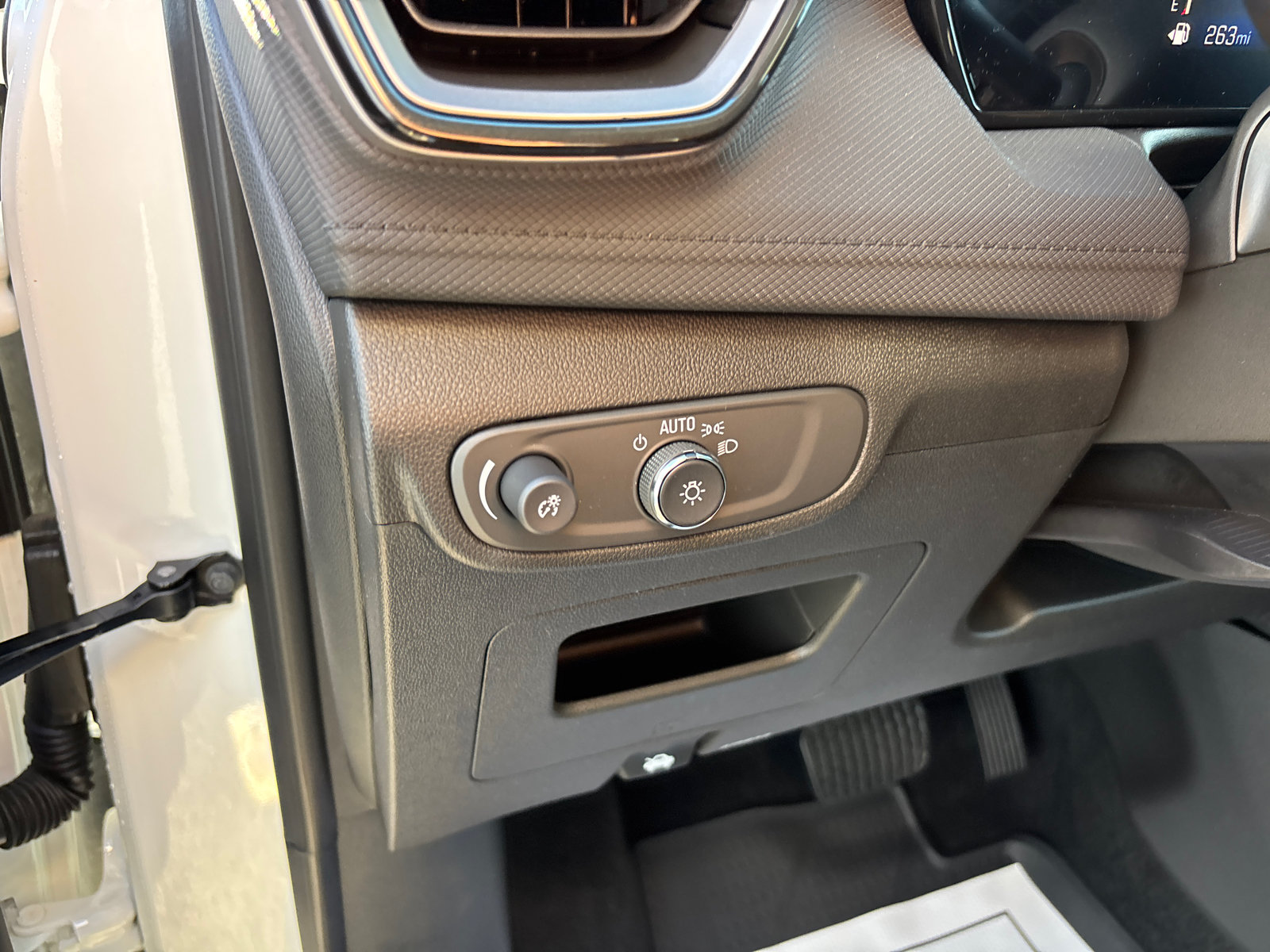 Used 2026 Chevrolet TrailBlazer LT w/ Convenience Package FWD image 13
