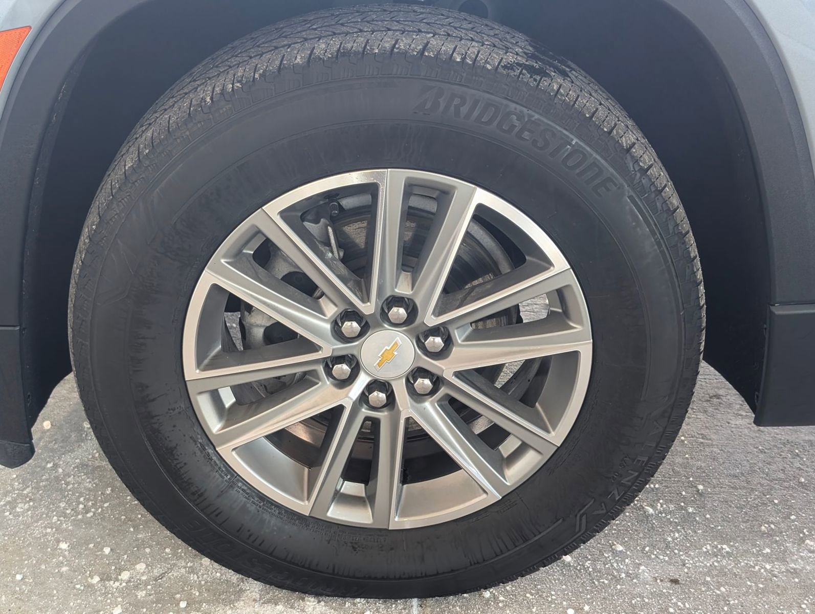 Used 2023 Chevrolet Traverse LT w/ LPO, Floor Liner Package image 40