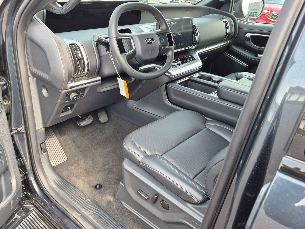 New 2026 Ford Expedition Max Platinum image 16