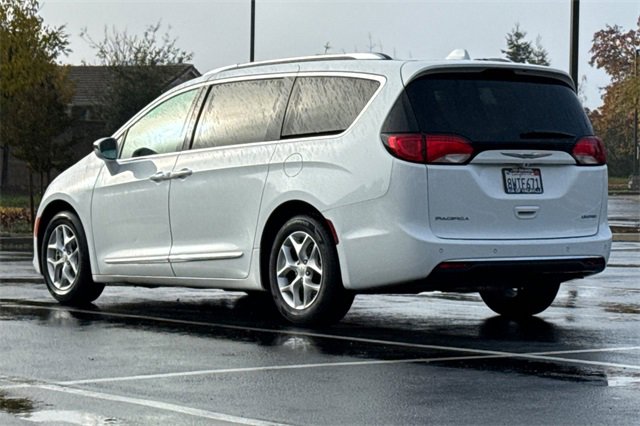 Used 2020 Chrysler Pacifica Limited image 8