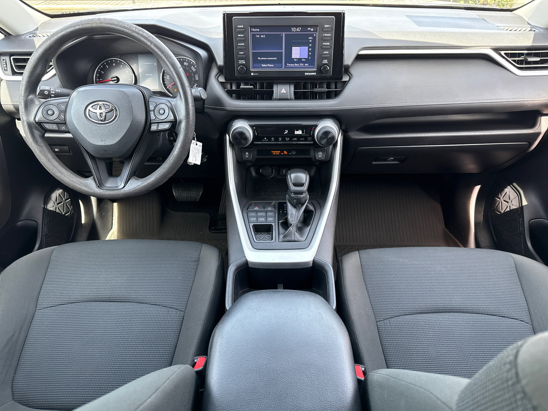 Used 2022 Toyota RAV4 LE image 18