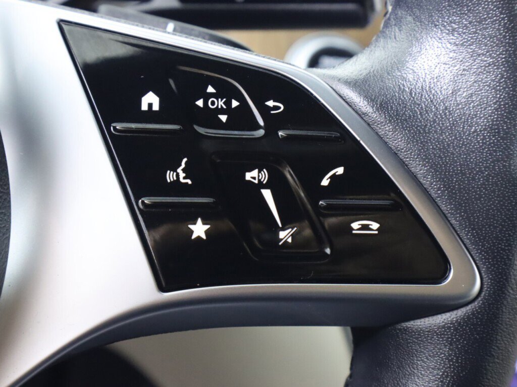 Used 2022 Mercedes-Benz C 300 Sedan image 13