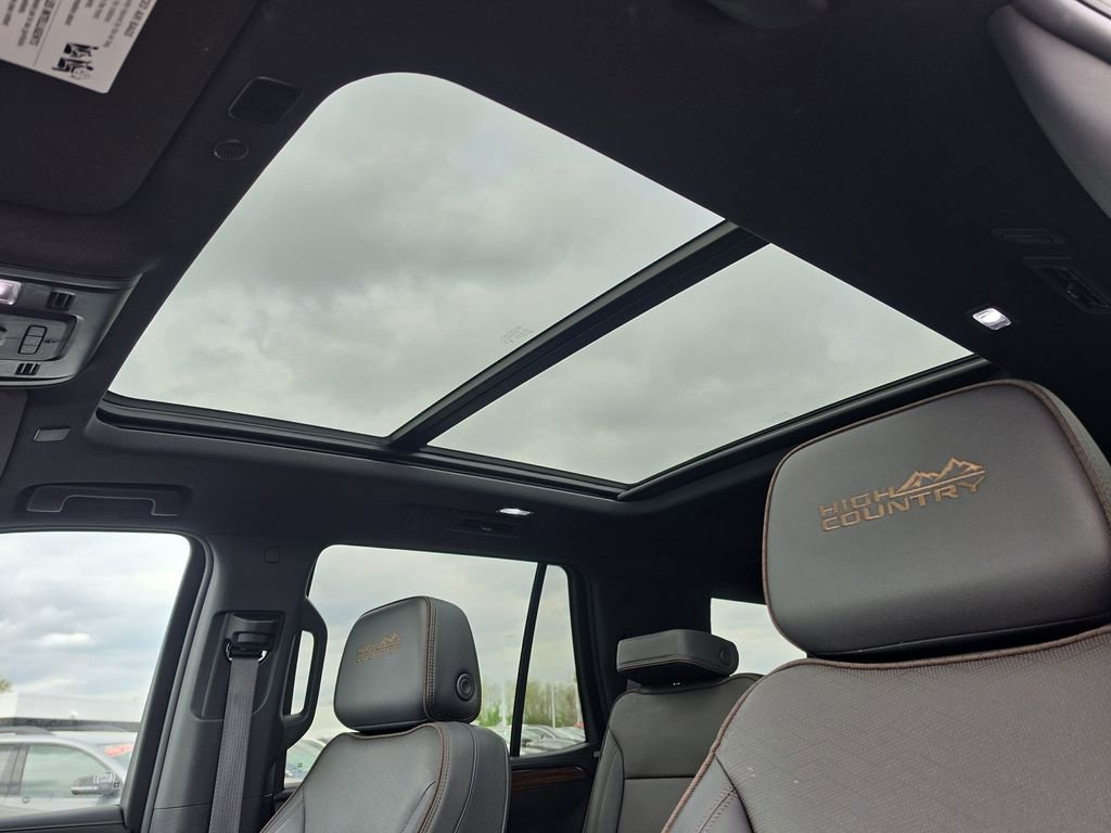 Used 2024 Chevrolet Tahoe High Country image 24