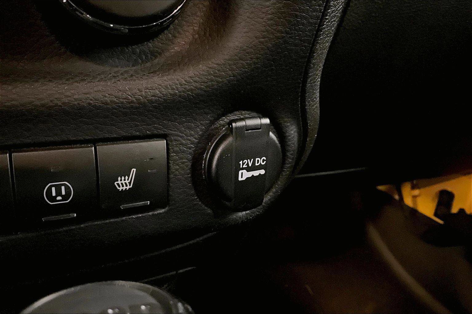 Used 2015 Jeep Wrangler Unlimited Sahara image 31