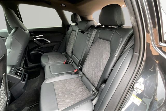 Used 2025 Audi SQ5 Premium Plus w/ Premium Plus Package AWD/4WD image 28