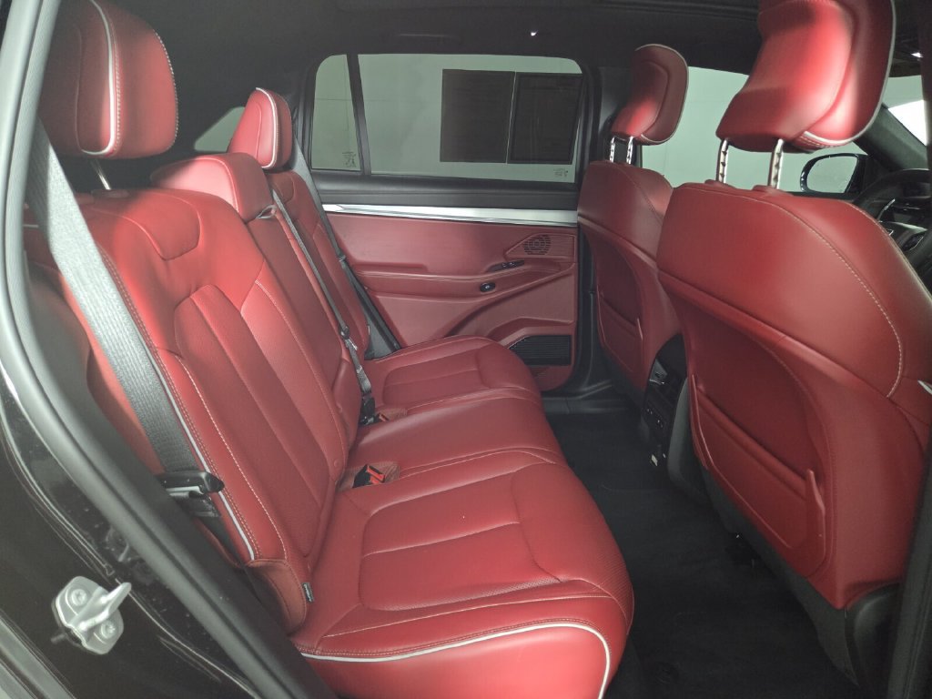 Used 2024 Jeep Wagoneer Launch Edition AWD/4WD image 30