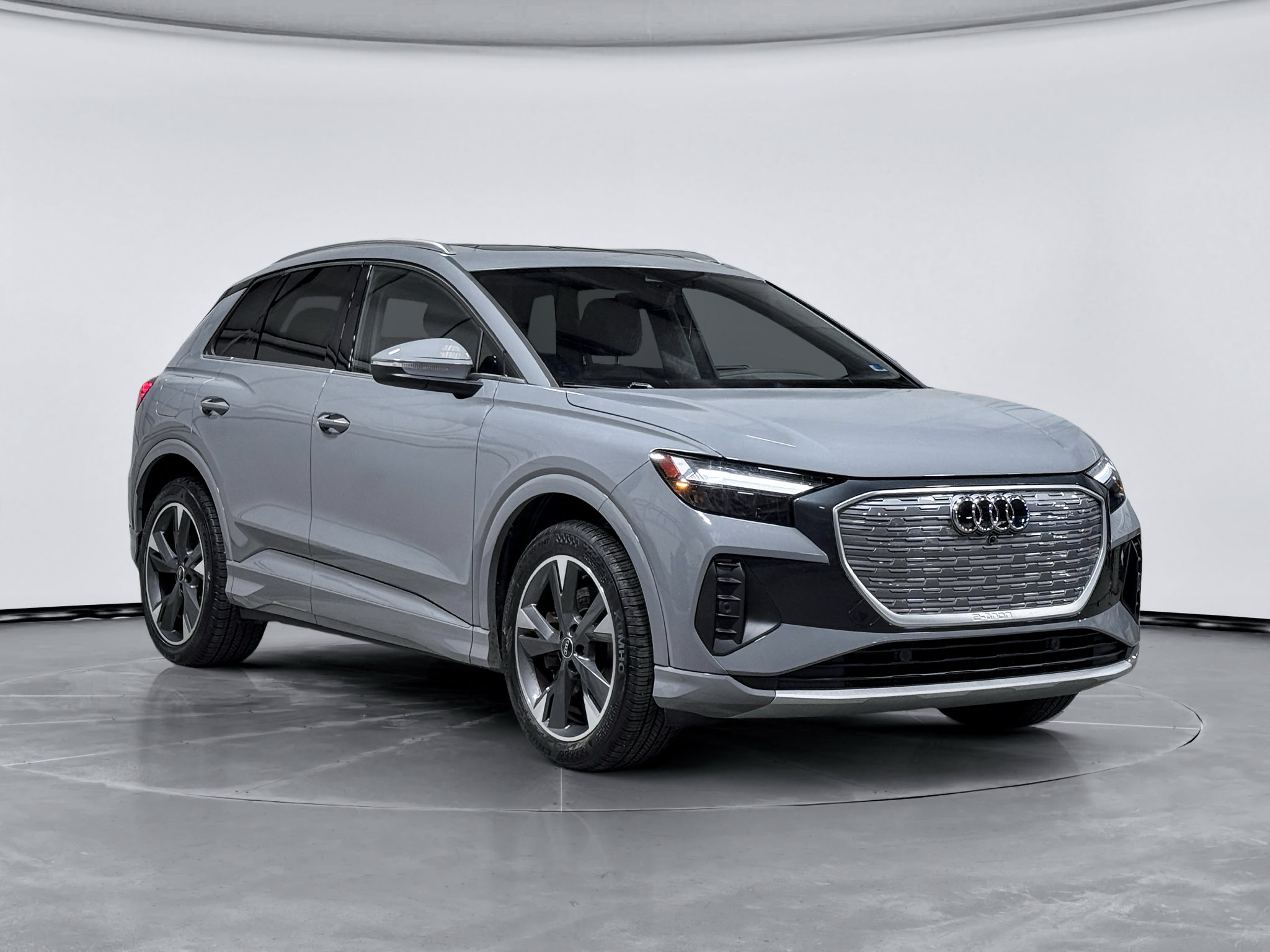 Used 2022 Audi Q4 e-tron Premium Plus AWD/4WD image 4