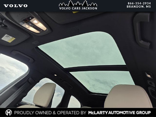 New 2026 Volvo XC60 B5 Plus w/ Protection Package Premier AWD/4WD image 18