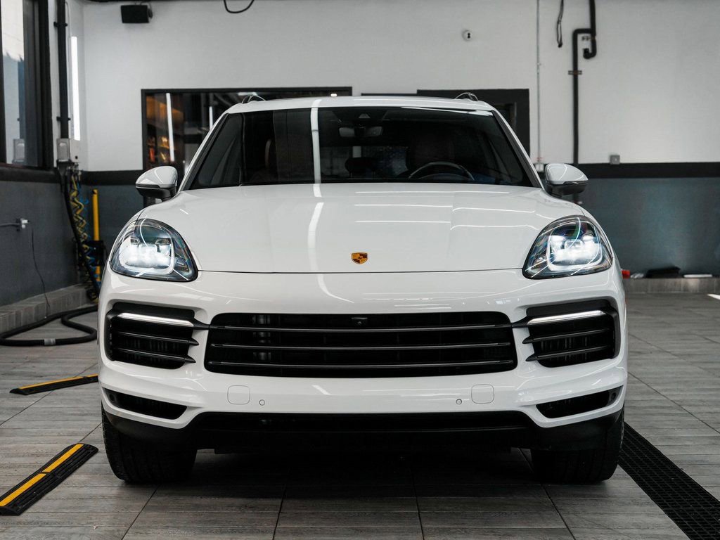 Used 2023 Porsche Cayenne image 2