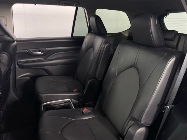 Used 2025 Toyota Grand Highlander FWD image 16