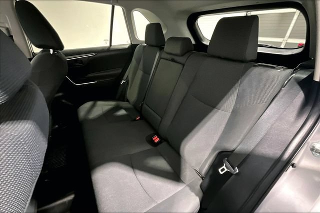 Used 2020 Toyota RAV4 LE AWD/4WD image 27