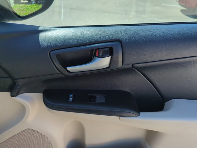 Used 2014 Toyota Camry LE image 24
