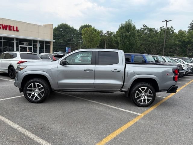 Used 2023 Chevrolet Colorado Z71 w/ Z71 Convenience Package 2 AWD/4WD image 4