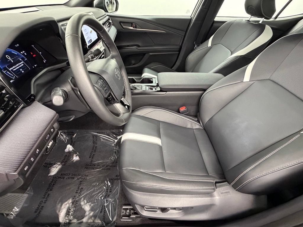 Used 2026 Toyota Camry SE FWD image 22