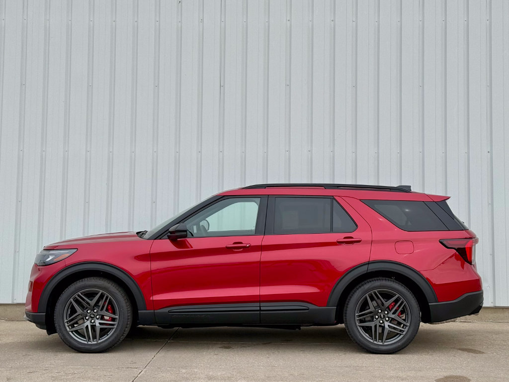 New 2026 Ford Explorer ST RWD image 3